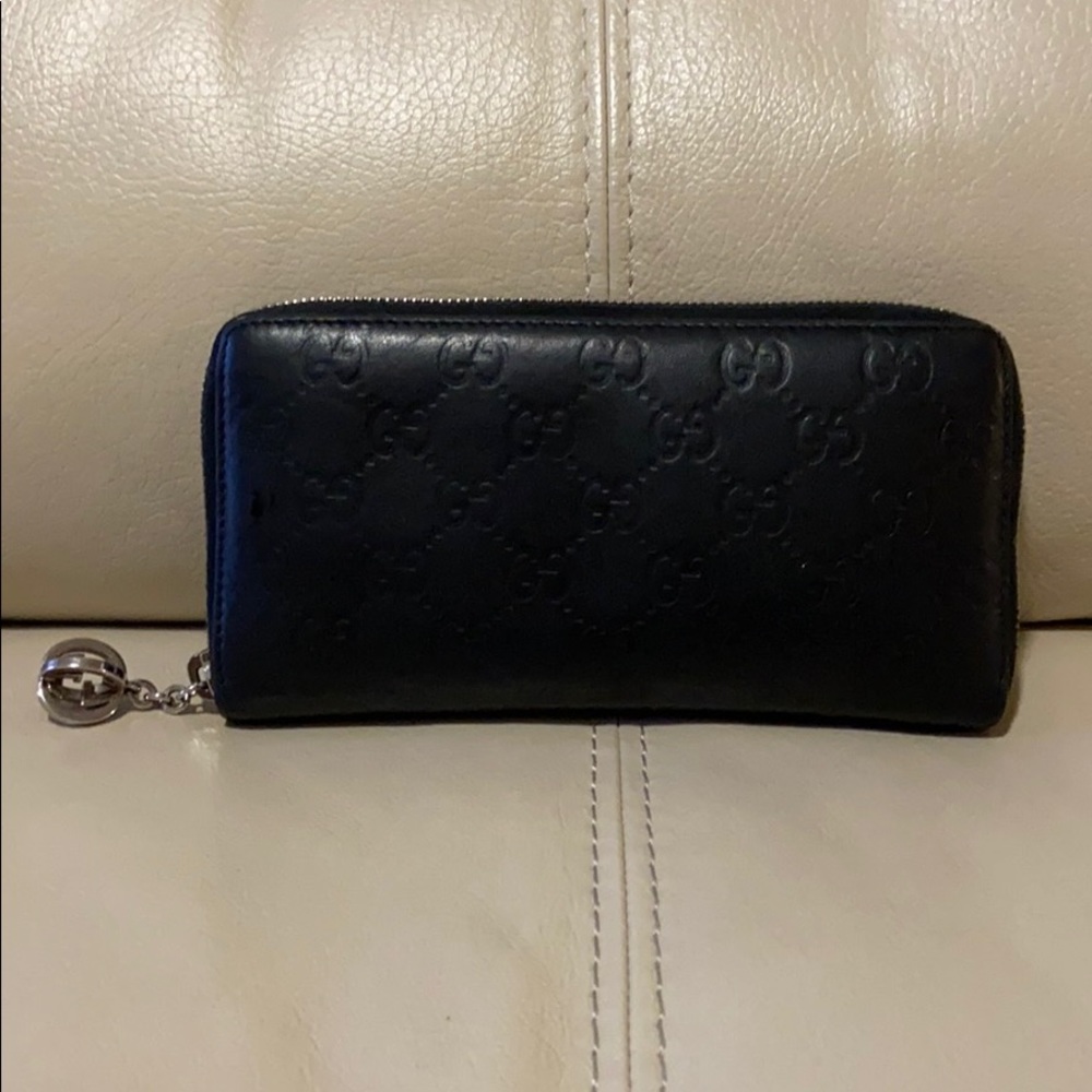 Authentic Signature Gucci Accordion Wallet